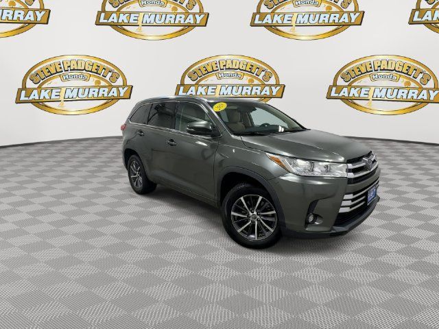 Used 2018 Toyota Highlander XLE FWD image 6