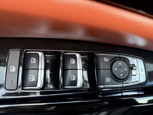 Used 2022 Kia Carnival SX Prestige image 19