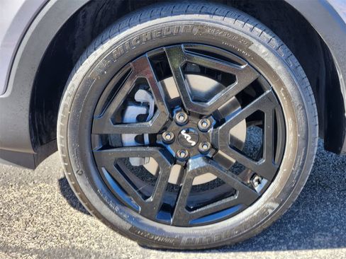 Used 2024 Kia Telluride EX X-Line image 9