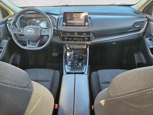 Used 2025 Nissan Rogue SV image 16