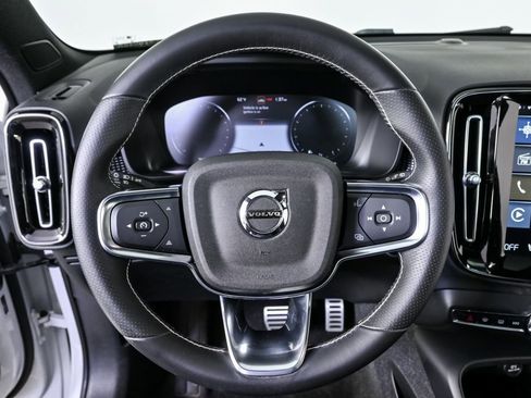 Used 2021 Volvo XC40 T5 R-Design w/ Advanced Package image 9