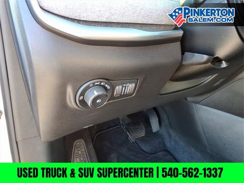 Used 2025 Jeep Compass Latitude image 17