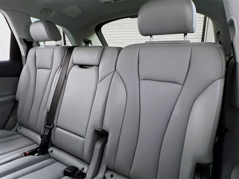 Used 2019 Audi Q7 3.0T Prestige w/ Prestige Package image 23