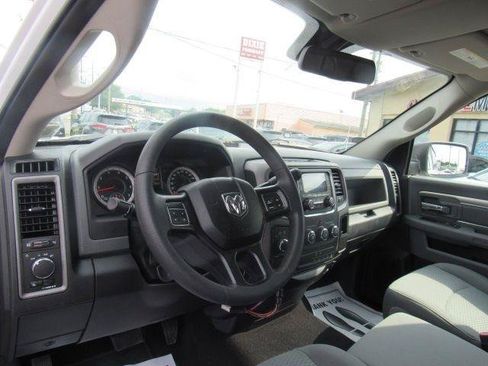 Used 2018 RAM 2500 Tradesman w/ Chrome Appearance Group AWD/4WD image 23