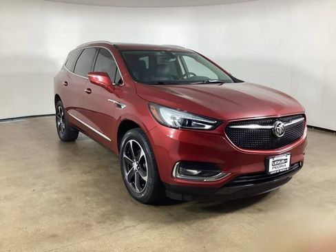Used 2020 Buick Enclave Essence w/ Sport Touring Edition FWD image 3