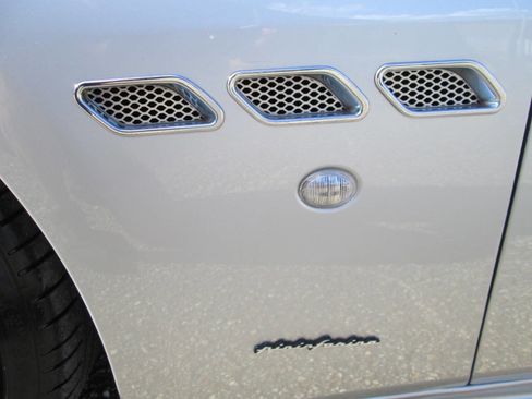 Used 2012 Maserati GranTurismo S image 8