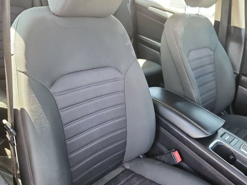 Used 2020 Ford Fusion SE FWD image 16