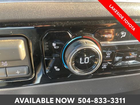 Used 2022 Chevrolet Silverado 1500 LT Trail Boss w/ LT Trail Boss Premium Package AWD/4WD image 31