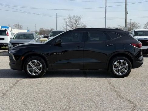 Used 2023 Chevrolet Blazer LT w/ Convenience Package image 2