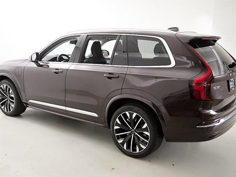 Certified 2025 Volvo XC90 T8 Ultra AWD/4WD image 7