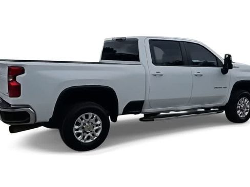 Used 2024 Chevrolet Silverado 2500 LT AWD/4WD image 8