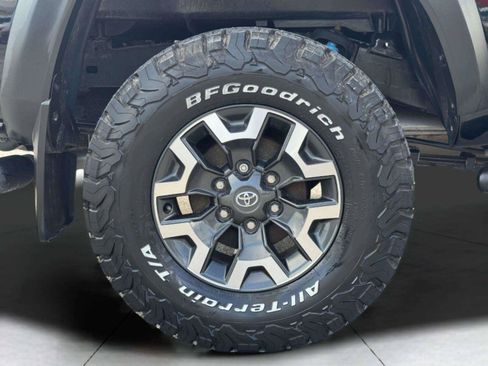 Used 2022 Toyota Tacoma TRD Off-Road w/ Technology Package AWD/4WD image 66