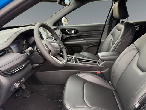 New 2026 Jeep Compass Limited image 9