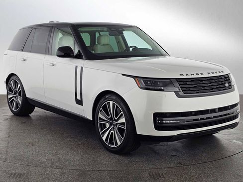 Used 2024 Land Rover Range Rover SE AWD/4WD image 7