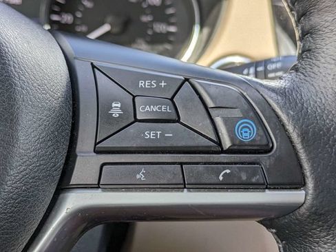 Used 2019 Nissan Rogue SL w/ Premium Package FWD image 29