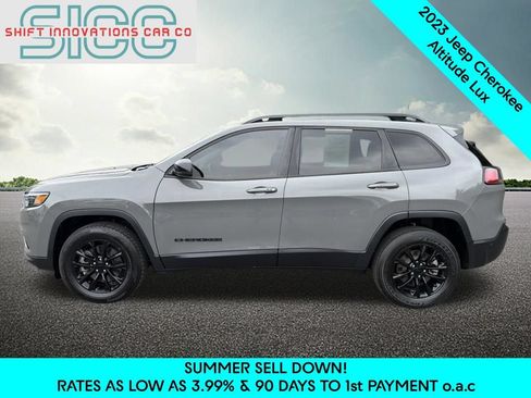Used 2023 Jeep Cherokee Altitude Lux AWD/4WD image 3