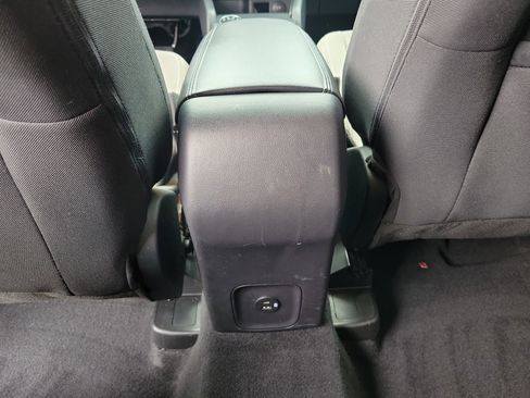 Used 2022 Ford Escape SE FWD image 11