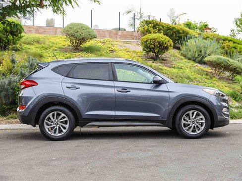 Used 2016 Hyundai Tucson SE w/ Option Group 02 FWD image 6