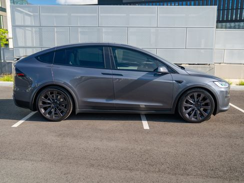 Used 2022 Tesla Model X Plaid AWD/4WD image 8