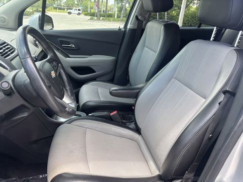 Used 2015 Chevrolet Trax LT w/ LT Plus Package FWD image 3