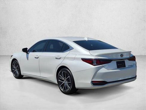 Used 2025 Lexus ES 300h w/ Premium Package FWD image 9