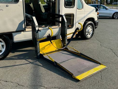 Used 2011 Ford E-350 and Econoline 350 Extended Super Duty w/ PWR Group RWD image 5