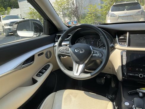 Used 2019 INFINITI QX50 Essential w/ Premium Heat Package AWD/4WD image 17