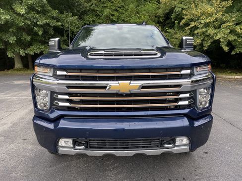 Used 2022 Chevrolet Silverado 2500 High Country AWD/4WD image 3