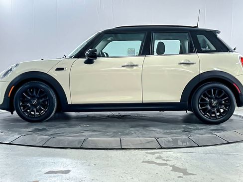 Used 2019 MINI Cooper 4-Door Hardtop w/ Storage Package image 5