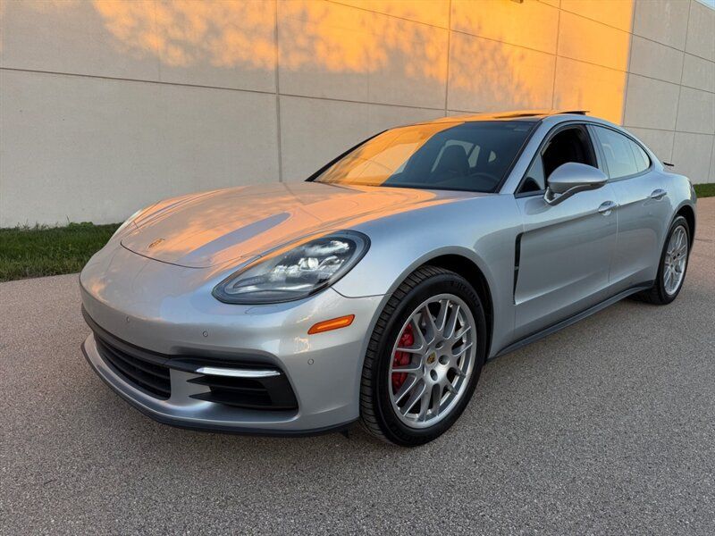 Used 2017 Porsche Panamera 4 AWD/4WD image 36