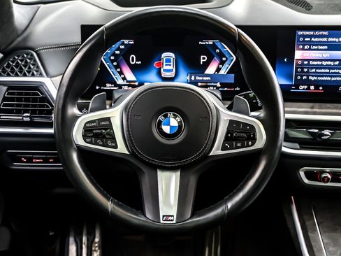 Used 2024 BMW X7 xDrive40i w/ M Sport Package image 19