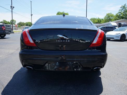 Used 2016 Jaguar XJ R-Sport RWD image 6