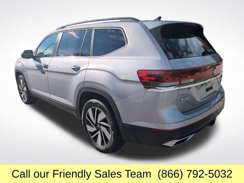 Used 2025 Volkswagen Atlas SE AWD/4WD image 3