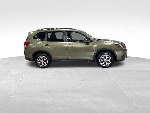 Certified 2022 Subaru Forester Premium image 9
