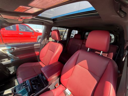 Used 2021 Lexus GX 460 Premium w/ Premium Package image 9