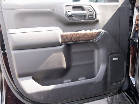 Used 2023 GMC Sierra 3500 Denali w/ Denali Black Diamond Edition image 14