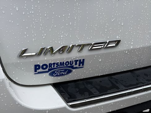 Used 2022 Ford Explorer Limited w/ Equipment Group 301A AWD/4WD image 19