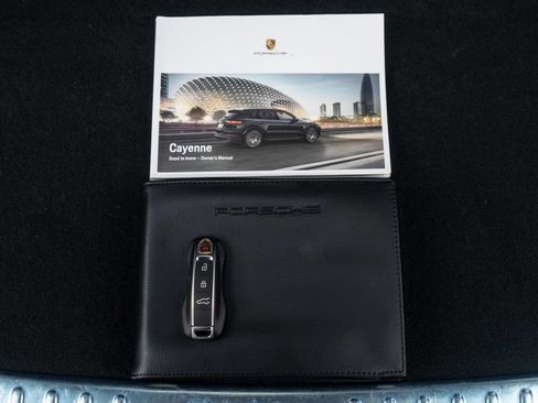 Used 2023 Porsche Cayenne Platinum Edition AWD/4WD image 58