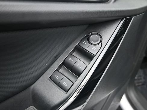 Used 2025 Chevrolet Equinox LT FWD image 13
