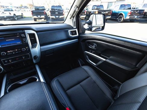 Used 2018 Nissan Titan PRO-4X image 30