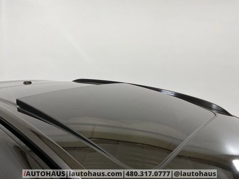 Used 2018 Porsche Macan Turbo w/ Premium Package Plus image 43