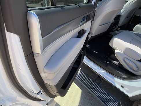 New 2026 Jeep Grand Wagoneer Limited AWD/4WD image 19