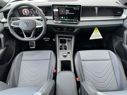 New 2026 Volkswagen Tiguan SE R-Line image 11