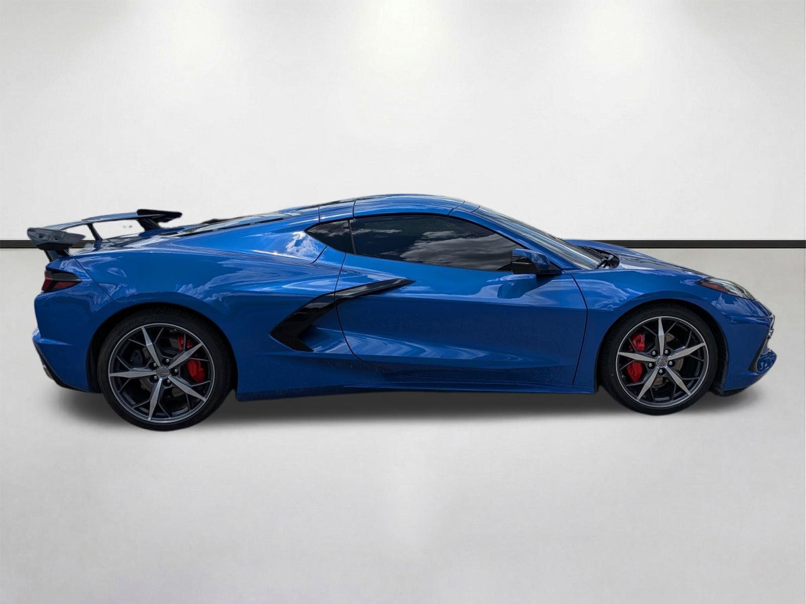 Used 2022 Chevrolet Corvette Stingray Preferred Cpe w/ Battery Protection Package RWD image 3