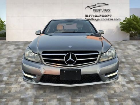 Used 2014 Mercedes-Benz C 250 Sedan image 2