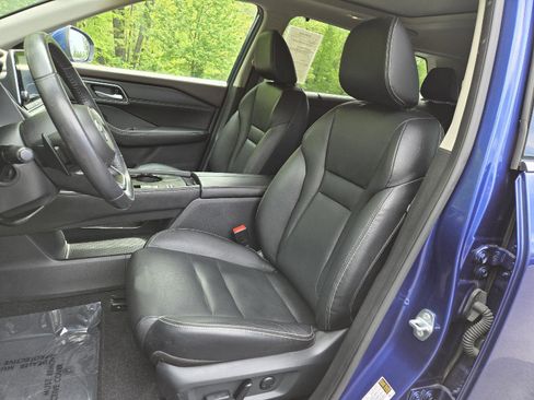 Used 2021 Nissan Rogue SL FWD image 13