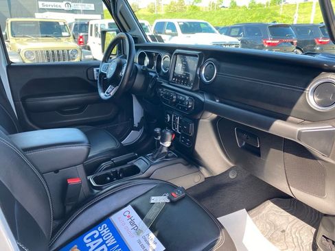 Used 2023 Jeep Wrangler Unlimited Sahara w/ Cold Weather Group AWD/4WD image 11