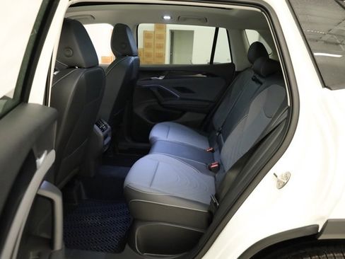 New 2026 Volkswagen Tiguan SE image 34