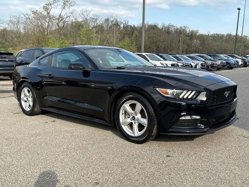 Used 2017 Ford Mustang Coupe image 7