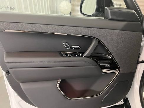 Used 2025 Land Rover Range Rover Sport Dynamic SE AWD/4WD image 8